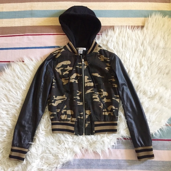 Vintage Jackets & Blazers - Camo leather jacket